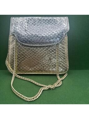 Vintage Hollywood Regency Gold Snakeskin Style Purse Hong Kong Chain Bag Purse